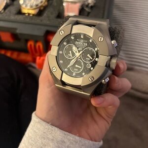 Invicta chronograph w/r 200 MT